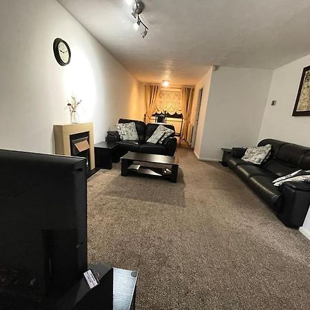 Princess 3 Bedroom House + Offstreet Parking +Wifi Leeds (West Yorkshire) Exterior foto