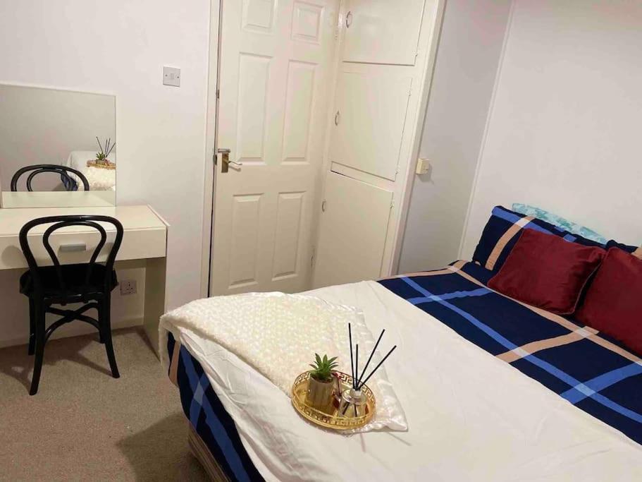 Princess 3 Bedroom House + Offstreet Parking +Wifi Leeds (West Yorkshire) Exterior foto